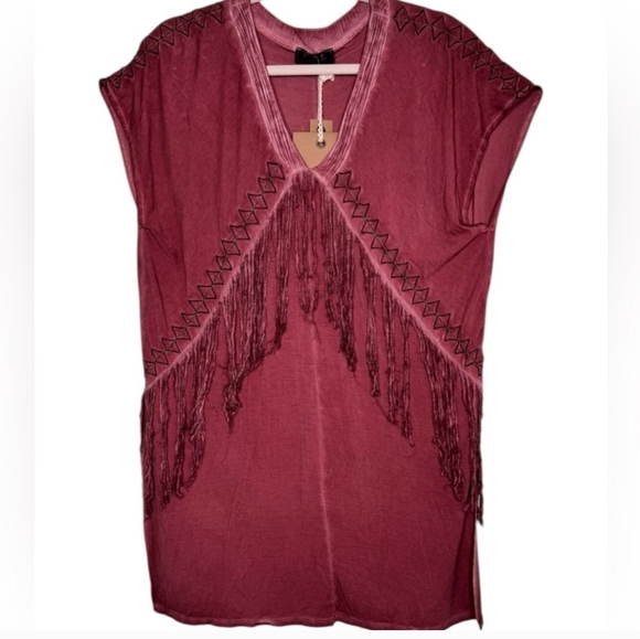 POL Burgundy Asymmetrical Cap Sleeve Blouse W/Fringe Embellishments & Side Slit - Picture 5 of 7